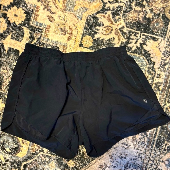 Lilly Pulitzer Luxletic shorts - Picture 1 of 5